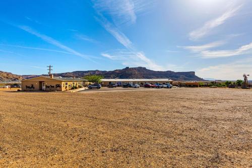 Motel High Desert Lodge