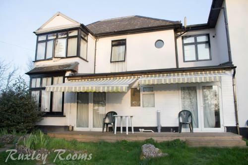 Hostal Ruxley Rooms