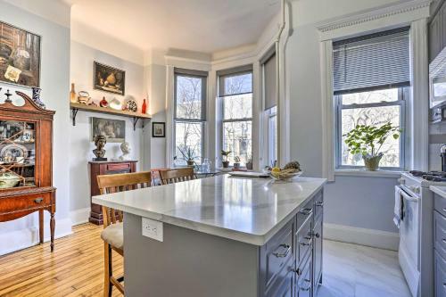 Contemporary Jersey City Abode About 5 Mi To Nyc!