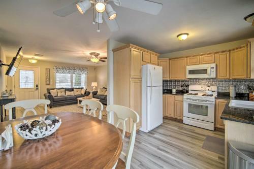 Charming Somers Point House With Private Pool!