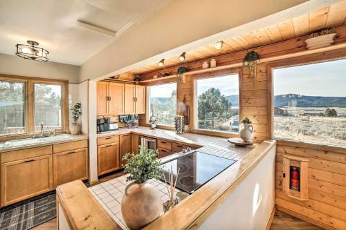 Angel Fire Retreat With Mtn Views About 2 Mi To Ski