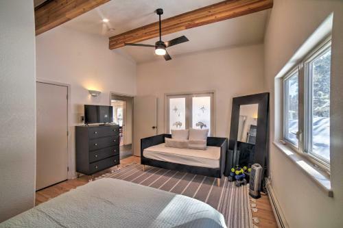 Stylish, Serene Angel Fire Cabin With Hot Tub!