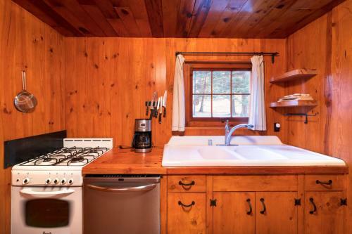 Corkins Lodge