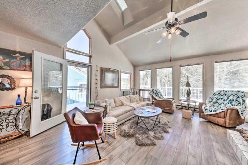 Apartamento Bright Cloudcroft Condo With Game Room And Deck!