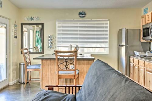 Apartamento Albuquerque Studio With Shared Pool And Fire Pit!