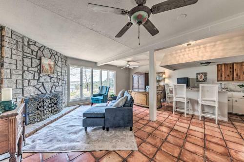 Spacious And Secluded Captain Getaway With Patio!