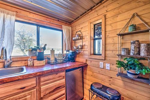 Apartamento Desert Hideaway With Capitan Mountain Views!