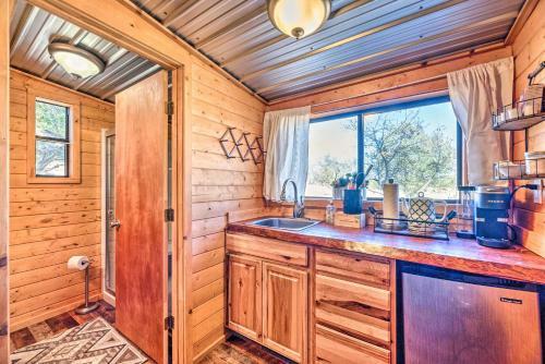 Apartamento Desert Hideaway With Capitan Mountain Views!