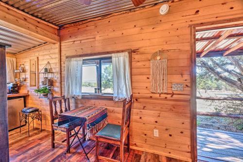 Apartamento Desert Hideaway With Capitan Mountain Views!