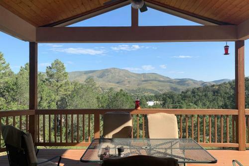 Docs Retreat In Ruidoso Downs With Mtn Views