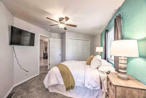 Chic Ruidoso Downs Cabin With Mountain Views!