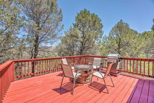 Chic Ruidoso Downs Cabin With Mountain Views!