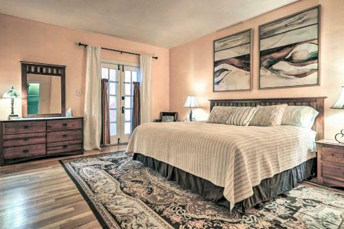 Eclectic Home Walk To Town And Bath District!