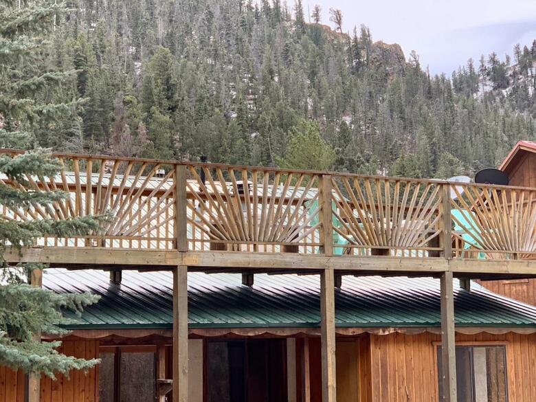 Streamside Retreat On The River