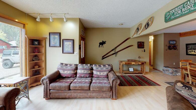 Streamside Retreat On The River