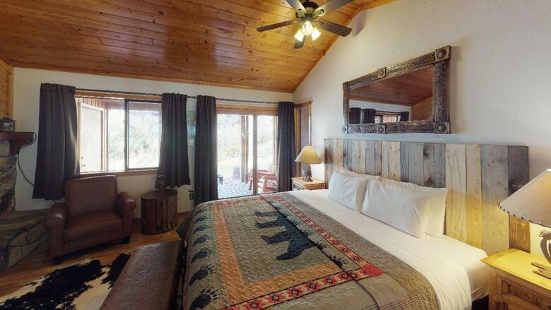 Streamside Retreat On The River
