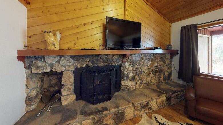 Streamside Retreat On The River