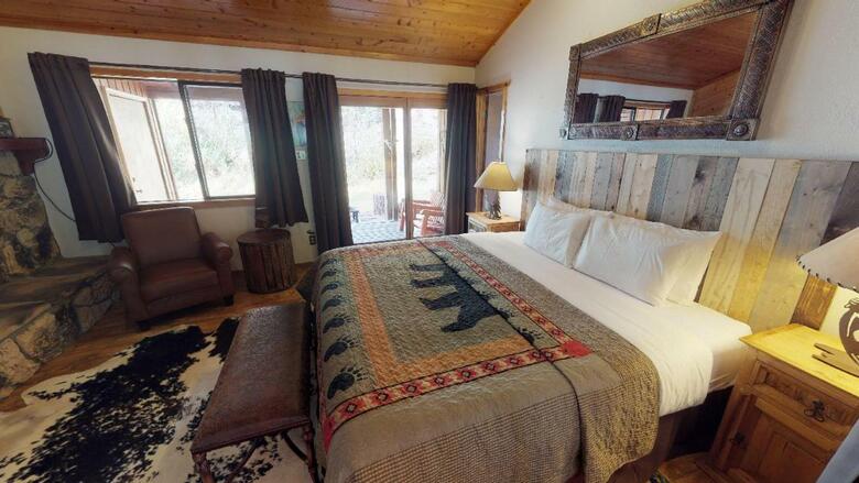 Streamside Retreat On The River