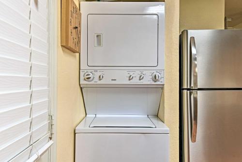 Red River Townhome With Balcony And Mtn Views!