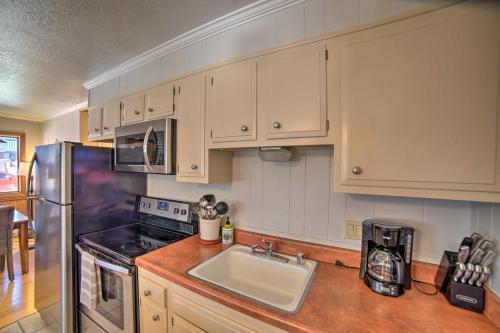 Apartamento Red River Condo Fire Pit, Half-mi To Slopes!