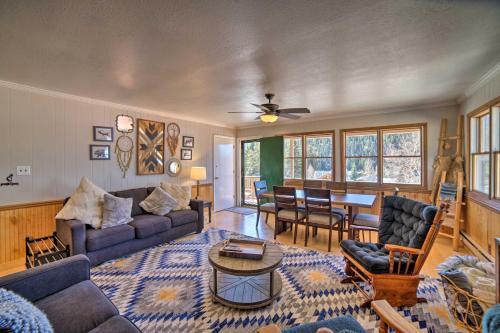 Apartamento Red River Condo Fire Pit, Half-mi To Slopes!