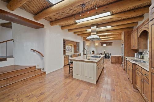 Ranchitos - Private Luxury Home With Swimming Pool