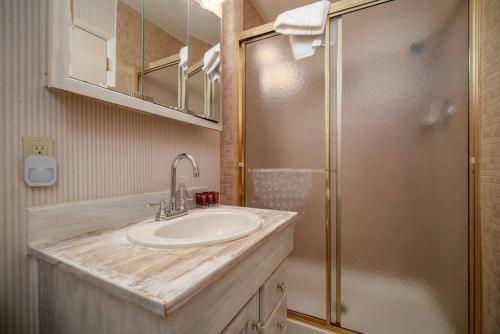 Diego Getaway- Courtyard - 3br & Office