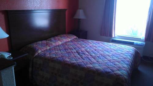 Motel Robinson Inn And Suites