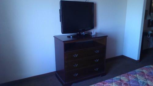 Motel Robinson Inn And Suites