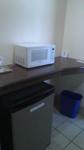 Motel Robinson Inn And Suites