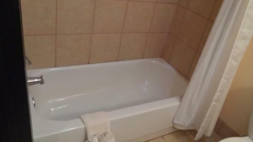 Motel Robinson Inn And Suites