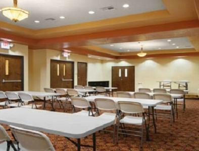 Motel Robinson Inn And Suites