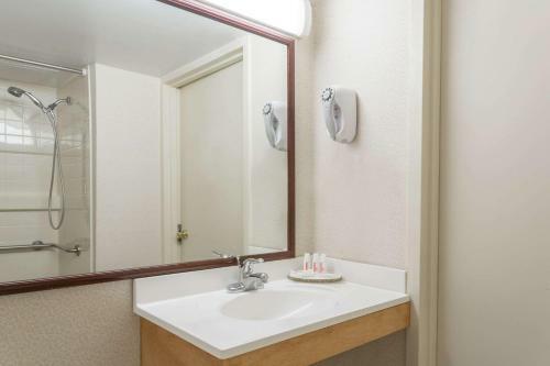 Hotel Ramada Triangle / Quantico