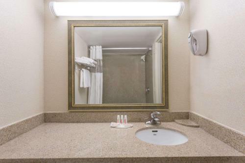 Hotel Ramada Triangle / Quantico