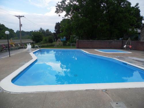 Tazewell Motel