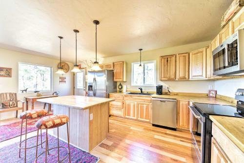 Lavish Ruidoso Downs Home With Deck And Mtn Views
