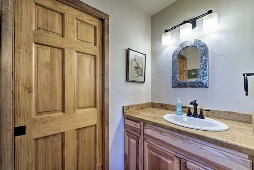 Lavish Ruidoso Downs Home With Deck And Mtn Views