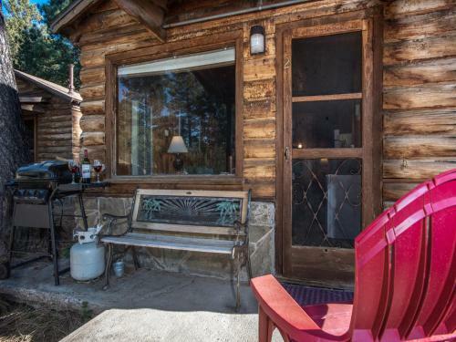 Lodge Apache Village 2, King Studio, Midtown, Sleeps 2