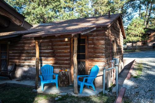 Lodge Apache Village 7, Queen Bed, Midtown, Sleeps 2