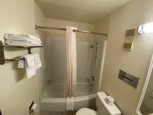Hotel Simple Rewards Inn