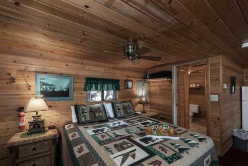 Apartamento Cozy Bear 4, Studio, Fireplace, Downtown, Sleeps 4