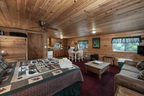 Apartamento Cozy Bear 4, Studio, Fireplace, Downtown, Sleeps 4