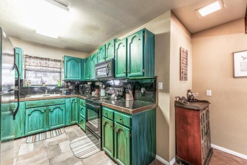 Pinon Park A10, 3 Brs, Deck, Hot Tub, Wifi, Sleeps 8