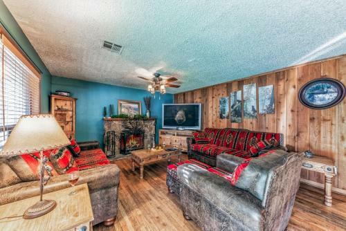 Whispering Pines Lodge