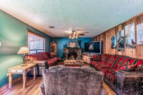Whispering Pines Lodge