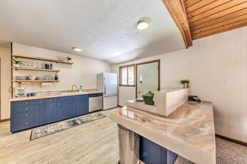The Bear Tree Haus Retreat - Deck And Hot Tub