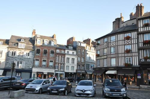 Hostal Chambres Chez L'habitant Capucine
