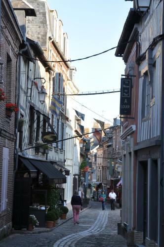 Hostal Chambres Chez L'habitant Capucine