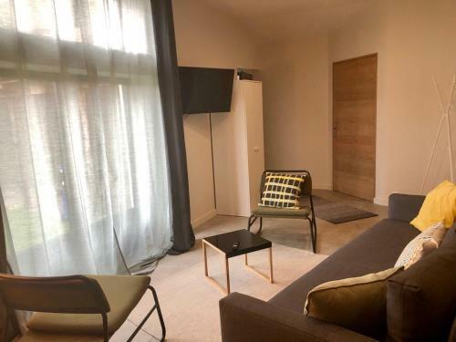 Le G�te Du Trianon D'yss
