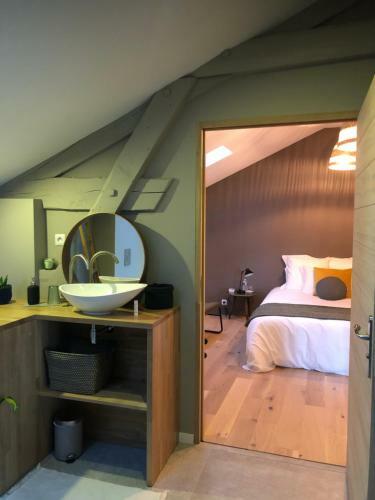 Le G�te Du Trianon D'yss